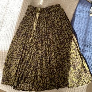 Leopard Print Pleated Skirt